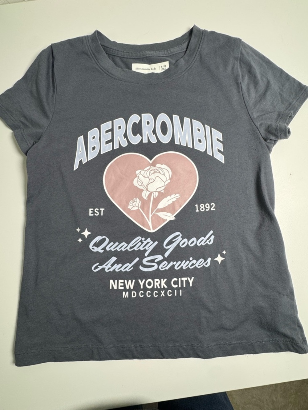 Abercrombie Kids Girls  9/10 Charcoal Tee with Dusty Rose Heart